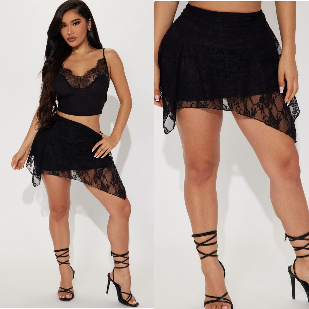 Lace Mini Skirt 🔥